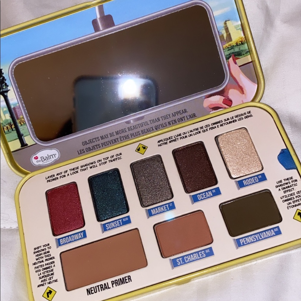 Eyeshadow palette